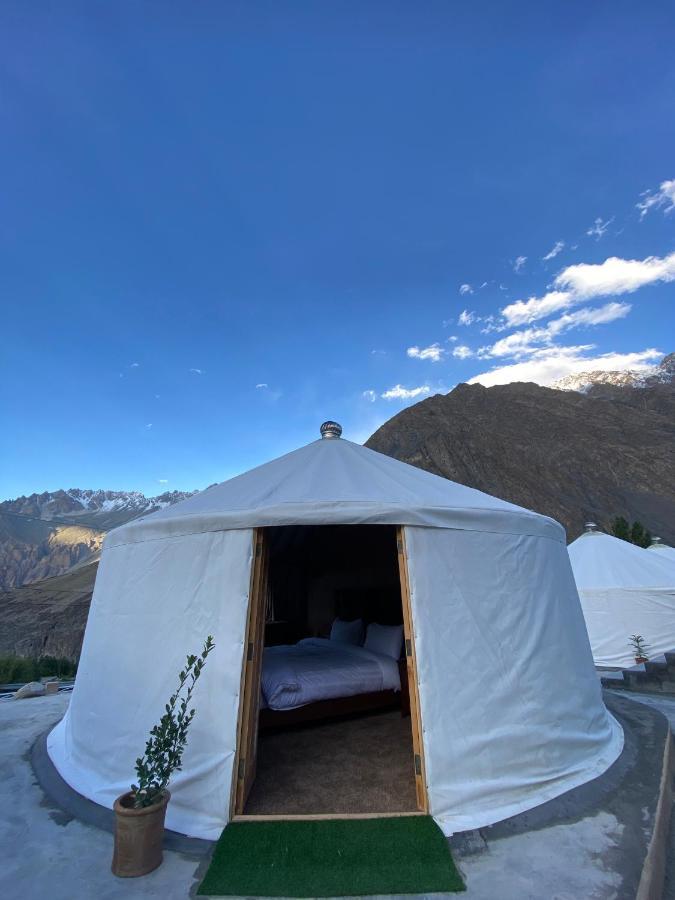 Apex Hotels And Resorts Hussaini Karimabad  Eksteriør billede