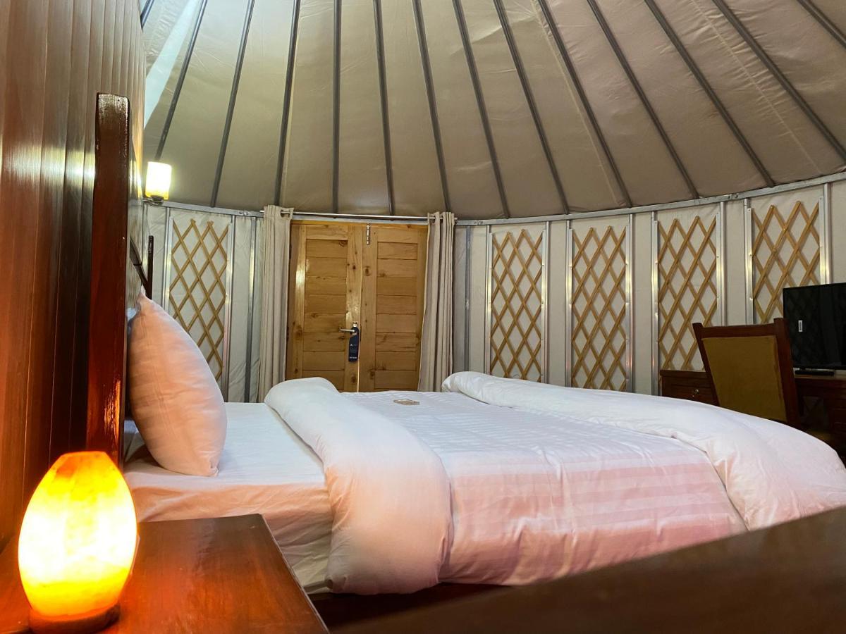 Apex Hotels And Resorts Hussaini Karimabad  Eksteriør billede