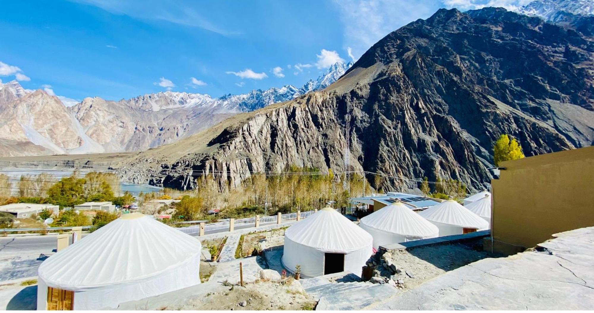 Apex Hotels And Resorts Hussaini Karimabad  Eksteriør billede