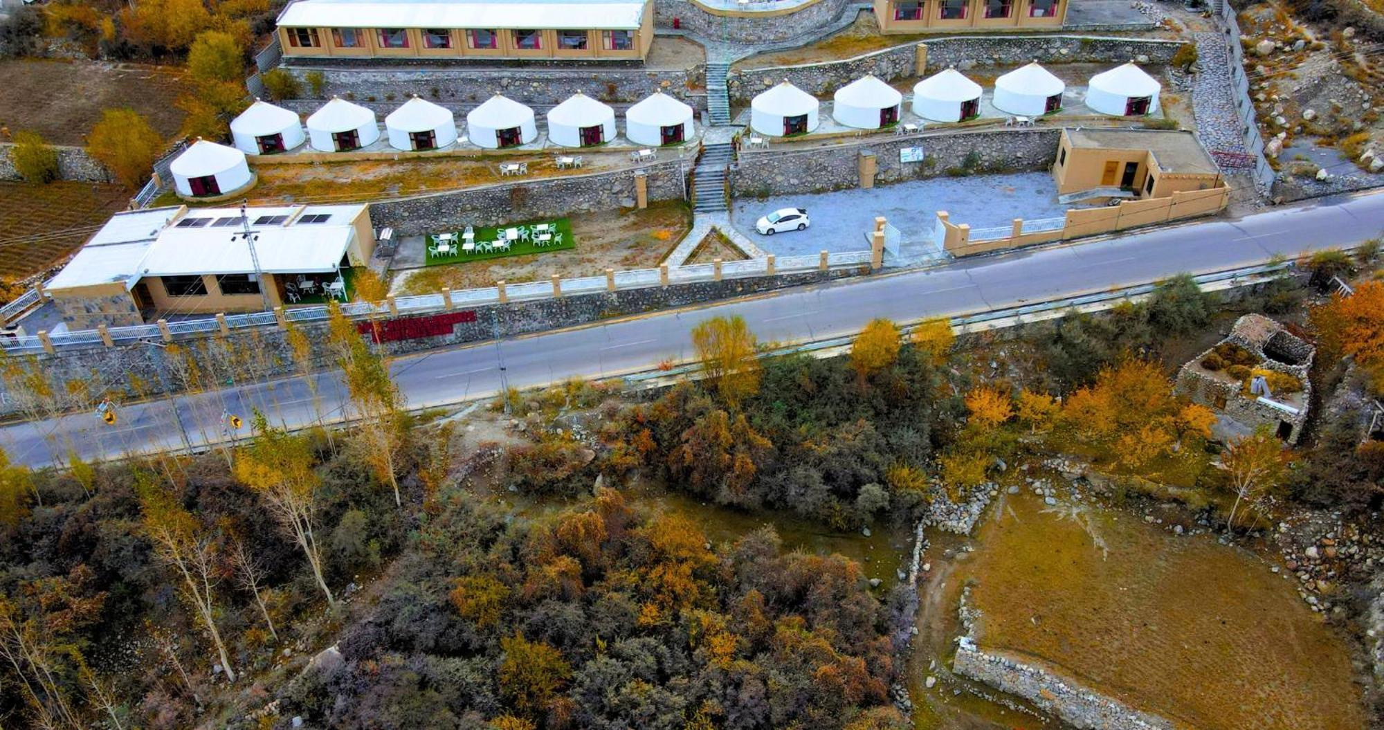 Apex Hotels And Resorts Hussaini Karimabad  Eksteriør billede