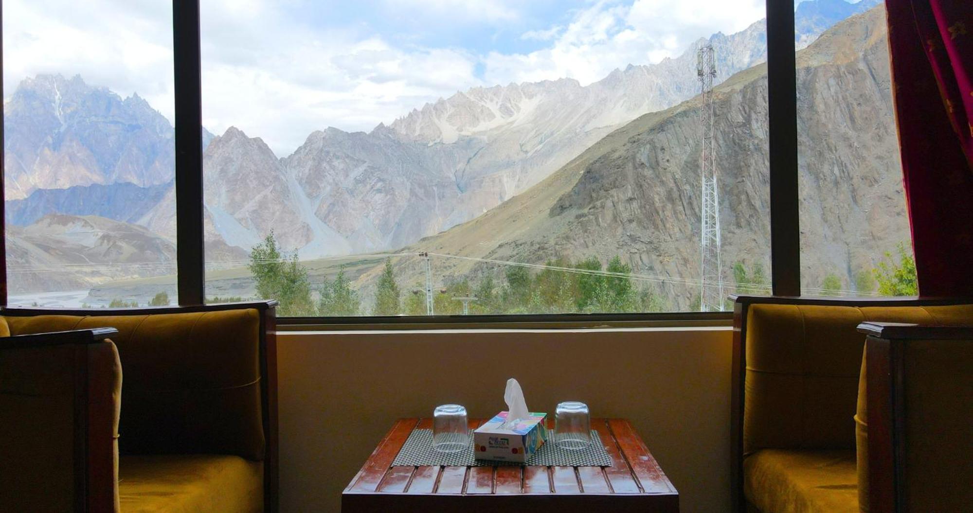 Apex Hotels And Resorts Hussaini Karimabad  Eksteriør billede