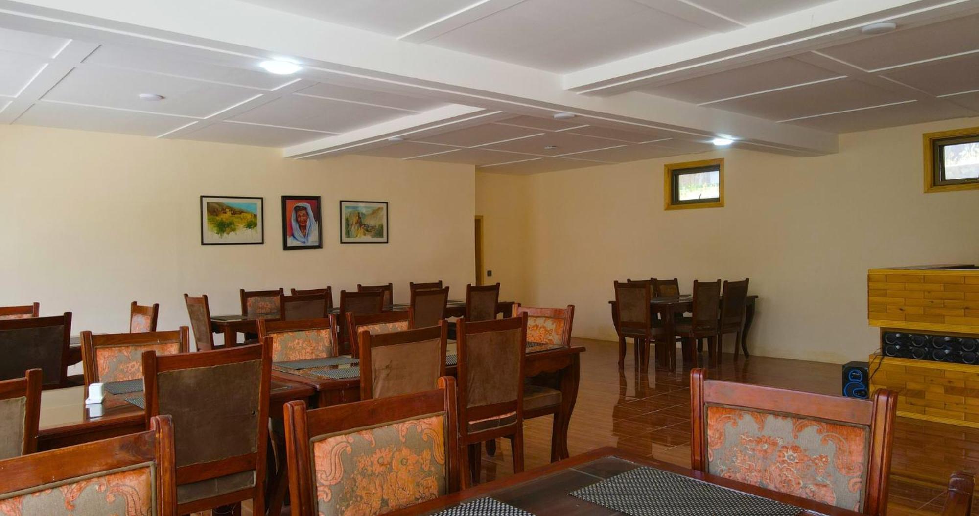 Apex Hotels And Resorts Hussaini Karimabad  Eksteriør billede