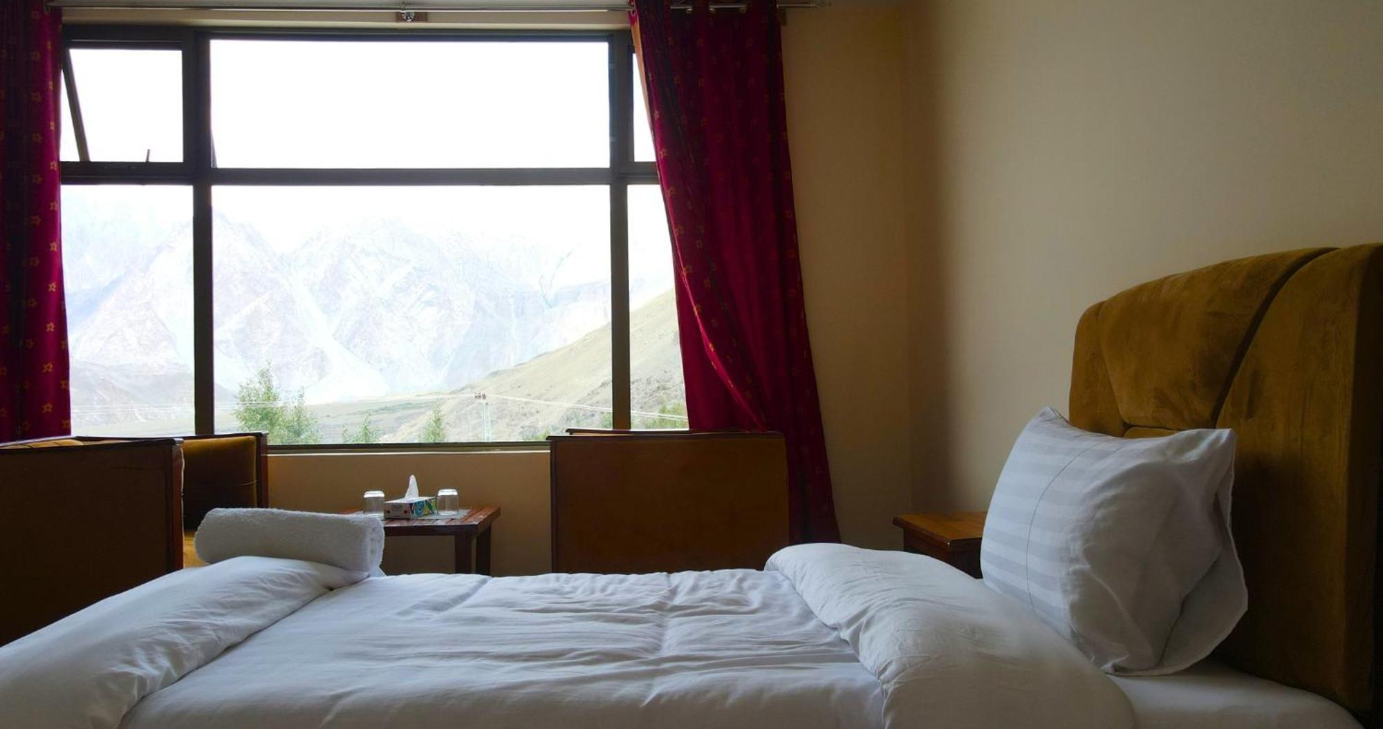 Apex Hotels And Resorts Hussaini Karimabad  Eksteriør billede