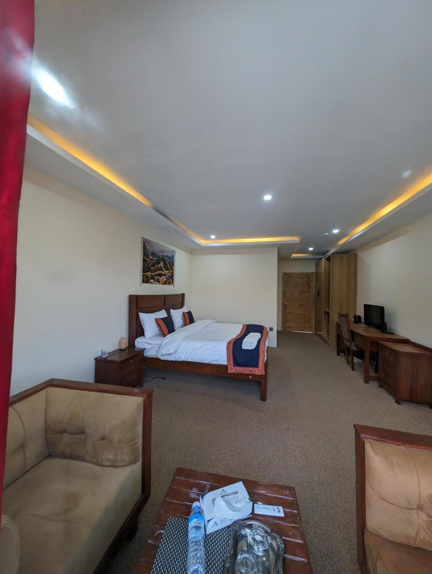 Apex Hotels And Resorts Hussaini Karimabad  Eksteriør billede