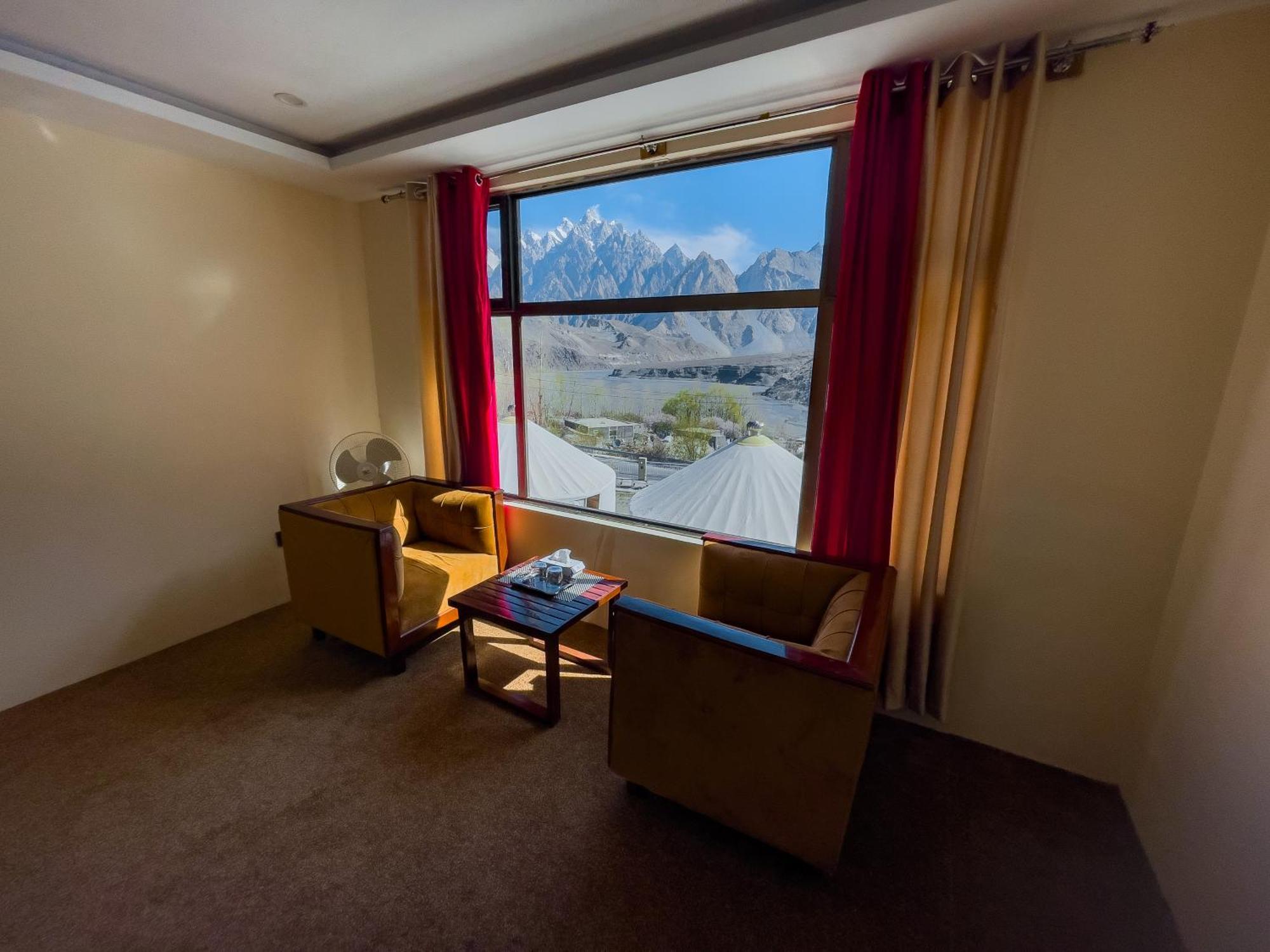 Apex Hotels And Resorts Hussaini Karimabad  Eksteriør billede