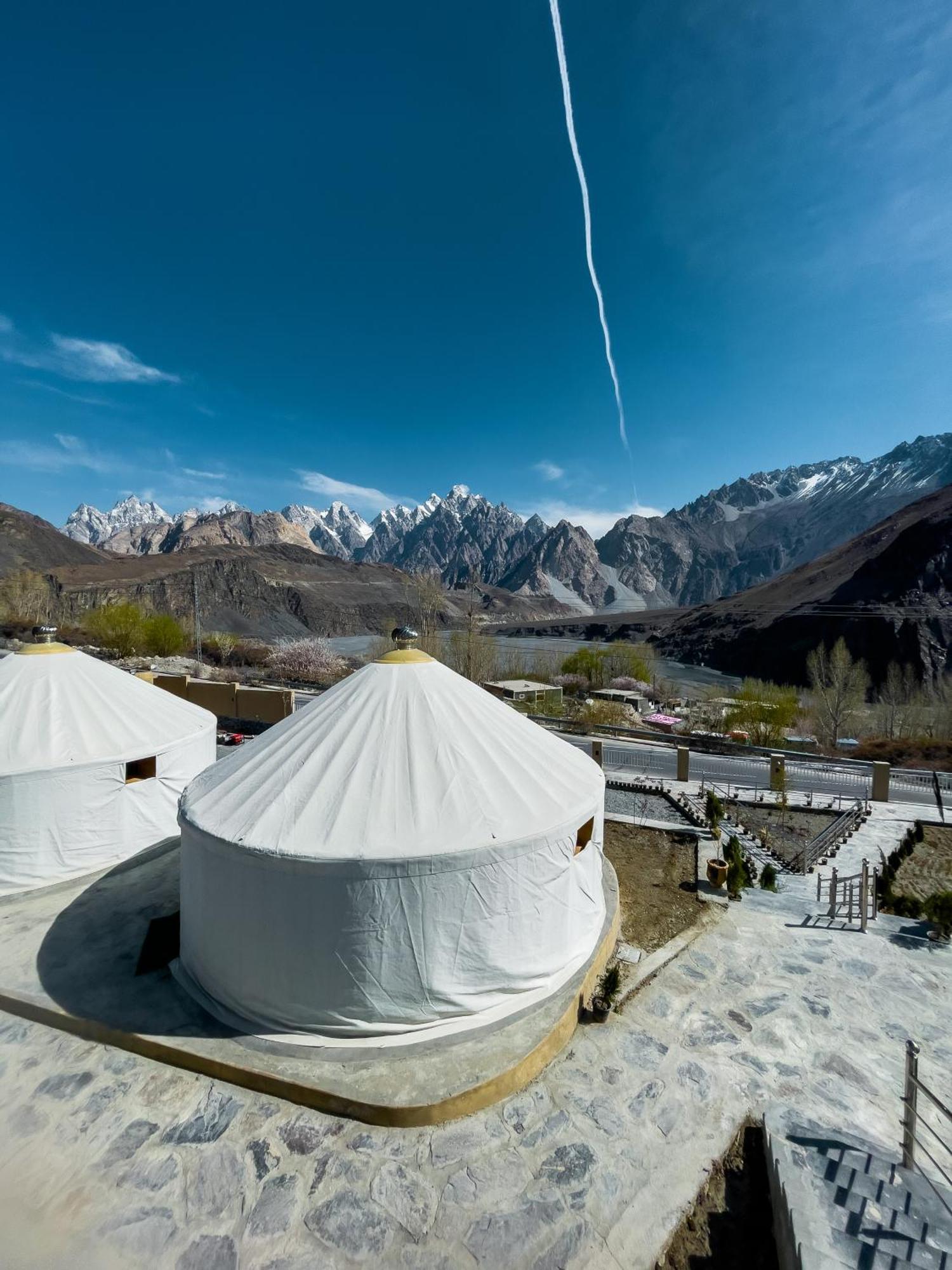Apex Hotels And Resorts Hussaini Karimabad  Eksteriør billede