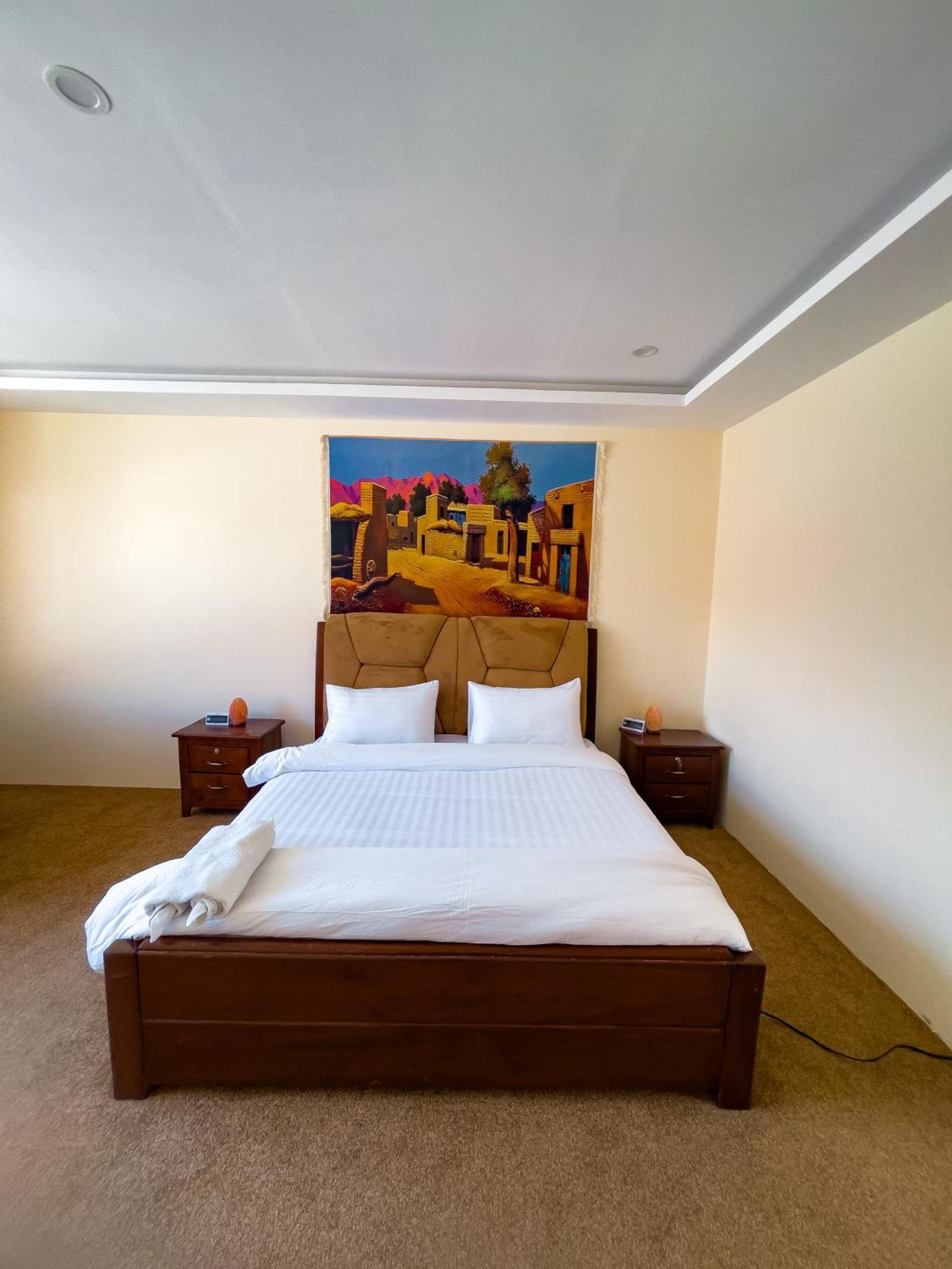 Apex Hotels And Resorts Hussaini Karimabad  Eksteriør billede