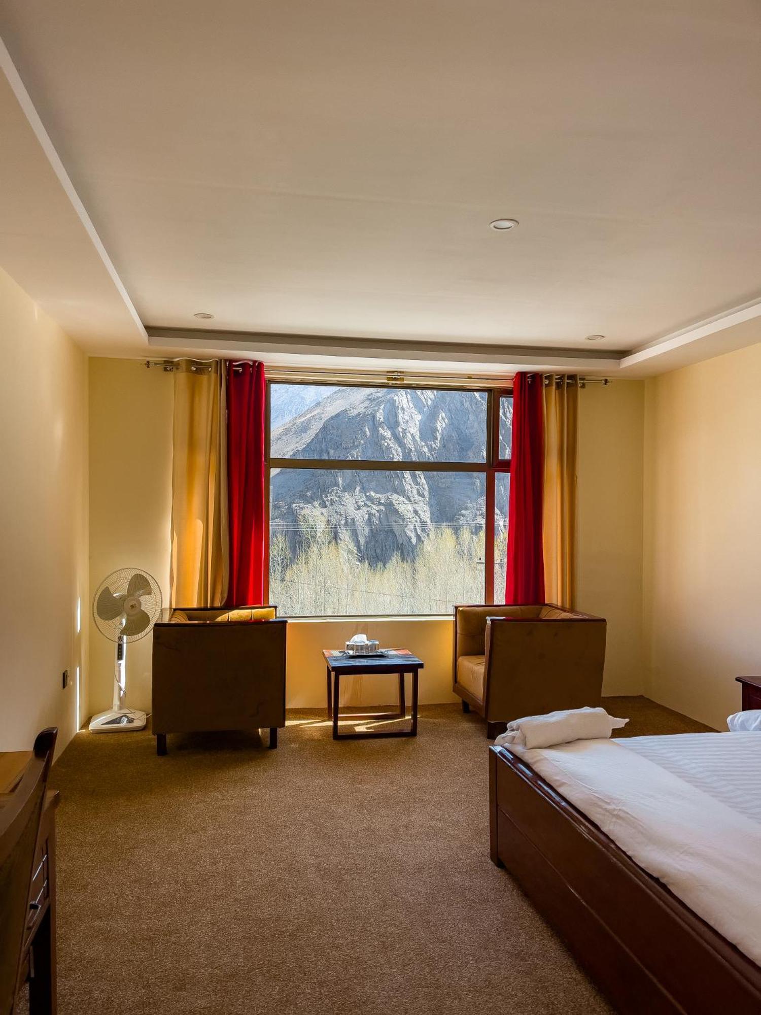 Apex Hotels And Resorts Hussaini Karimabad  Eksteriør billede