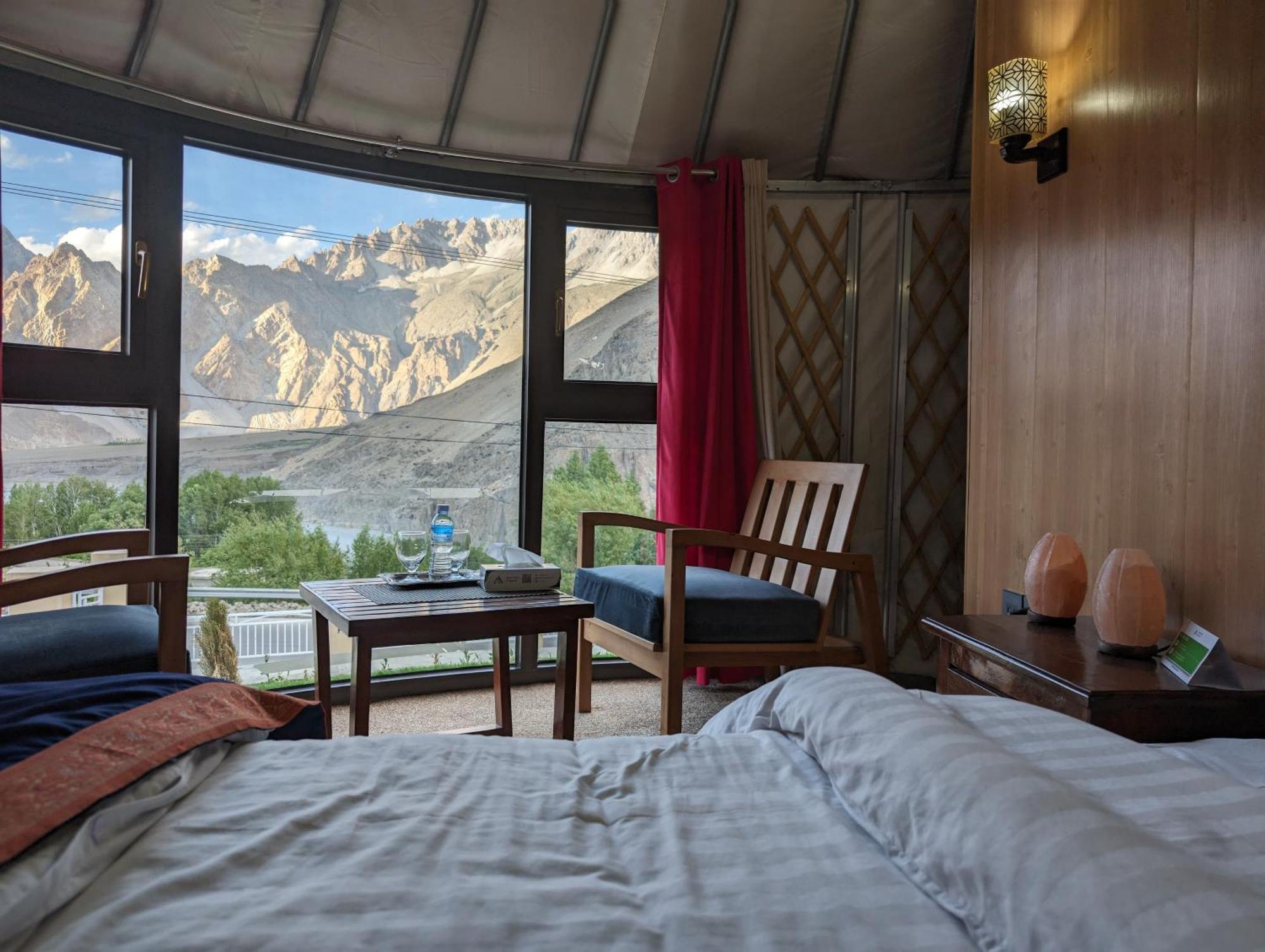 Apex Hotels And Resorts Hussaini Karimabad  Eksteriør billede
