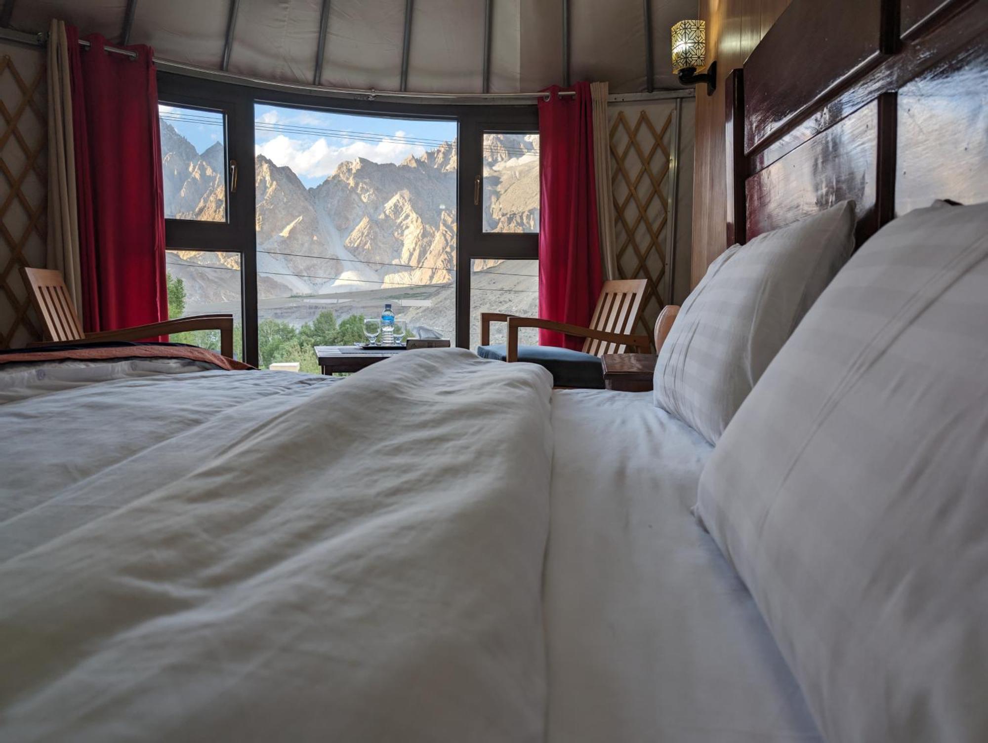 Apex Hotels And Resorts Hussaini Karimabad  Eksteriør billede