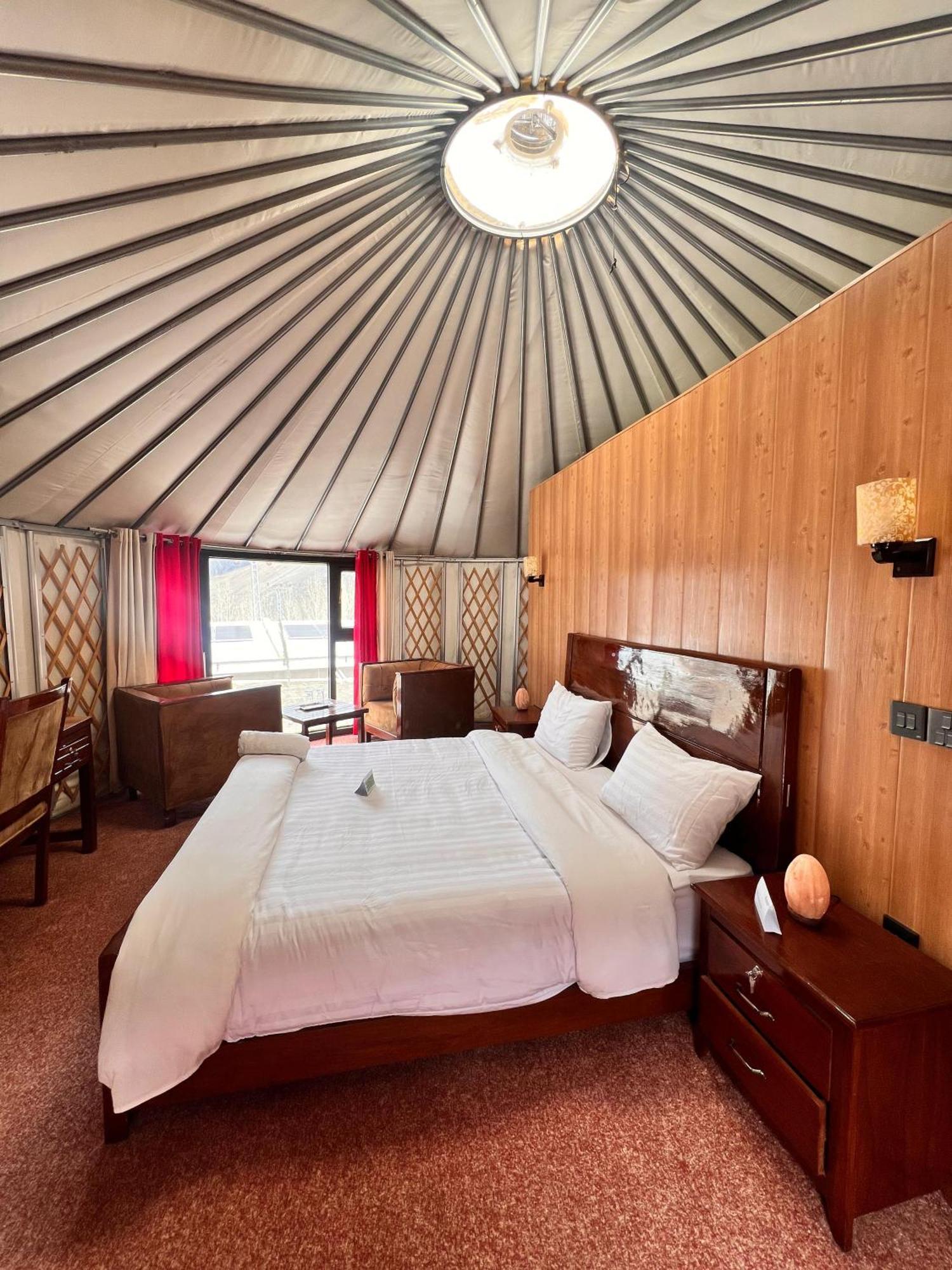 Apex Hotels And Resorts Hussaini Karimabad  Eksteriør billede